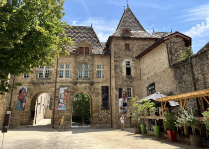 Saint Antoine L’abbaye, parmi les « plus beaux villages de France »